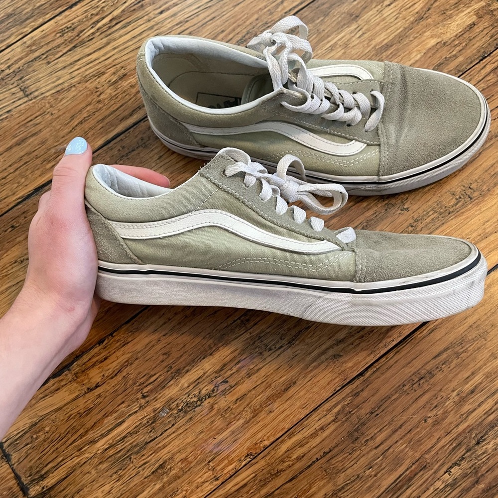 Vans - Picture 6 of 9